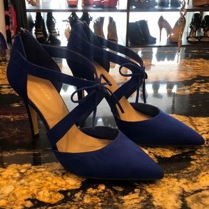 Gorgeous Saks fifth avenue 👠💙